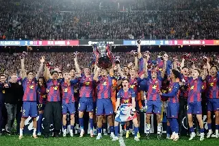 El nuevo delantero del Barcelona ya aterrizó en la ciudad catalana 