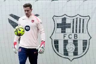 Ter Stegen vuelve a entrenar con Barcelona, en espera de fichar por otro club