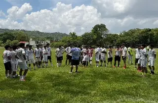 Piratas FC Poza Rica culmina exitosas visorias con más de 120 participantes 