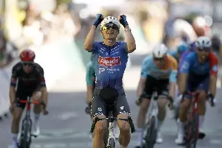 Philipsen aprovecha un regalo de Van der Poe en la etapa 17 del Tour de Francia