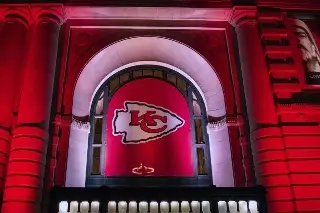 ¡Tragedia! Arrestan a hijo de entrenador de Kansas City, acusado de dispararle a su madre