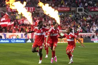 Lewandowski debuta con doblete en casa y lidera remontada del Chicago Fire