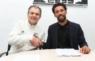 Vozinha firma contrato con Colo Colo