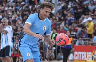 Uruguay anuncia a Diego Forlán como DT
