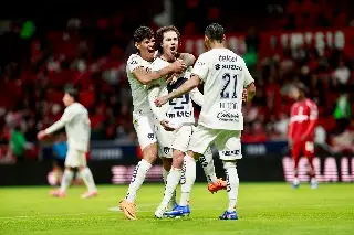 Sebastián Córdova se rompe y causa baja de Pumas