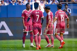 Real Madrid golea al Schakle 04 y mantiene paso perfecto en pretemporada
