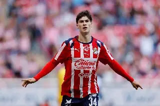 Chivas rompe el silencio tras oferta desde Europa por 'Hormiga' González