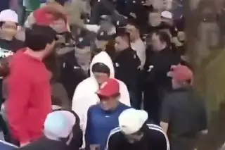 Bronca en estadio de beisbol en Veracruz termina con balazos y heridos (VIDEO)