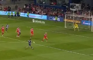El golazo de Orbelín Pineda con el que Rayados avanzó a las semifinales de Leagues Cup (VIDEO)