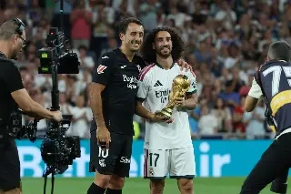 El Bernabéu rinde homenaje a los campeones del mundo previo al Real Madrid vs Real Sociedad