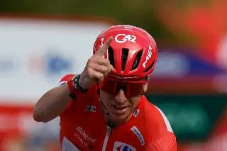 Tadej Pogacar fue operado con éxito tras caída en la Vuelta a España