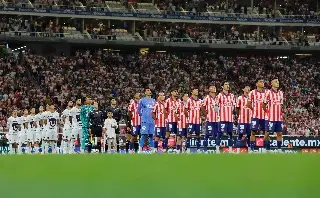 Jugador de Pumas le falta el respeto al Himno Nacional (VIDEO)