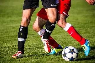 Árbitro es agredido por futbolistas en México, el silbante no lo duda y denuncia 