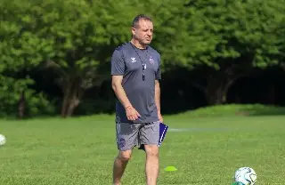Por esta razón habrían corrido al DT del Racing de Veracruz