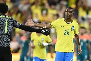 Brasil sufre y consigue empate agónico con Australia 
