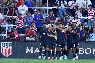 Estados Unidos golea a Perú en un partido marcado por la polémica