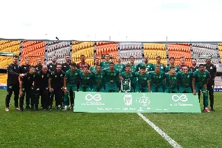 Atlético Nacional y Chapecoense tienen emotivo duelo en homenaje a las víctimas del accidente de avión