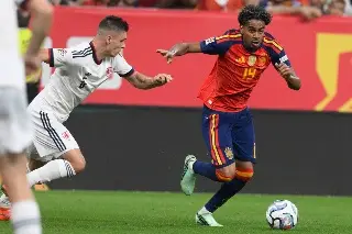 'Va camino de convertirse en un futbolista de leyenda': DT de España llena de elogios a Lamine Yamal 