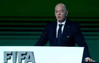 ¡Su competencia estaba en casa! Un suizo alza la mano para ser presidente de la FIFA