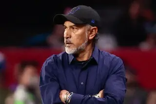 DT de Cruz Azul se disculpa tras posar con playera del América