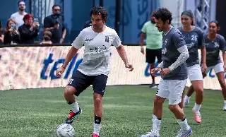 'Checo' Pérez le marca un gol al 'Conejo' Pérez, casi lo deja sin cara (VIDEO)